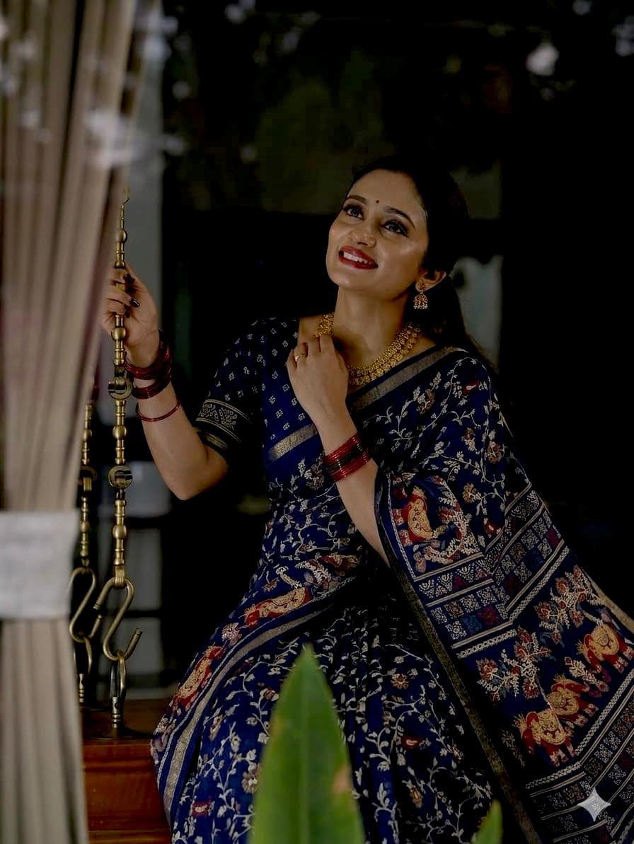 Royal Weave Georgette Saree